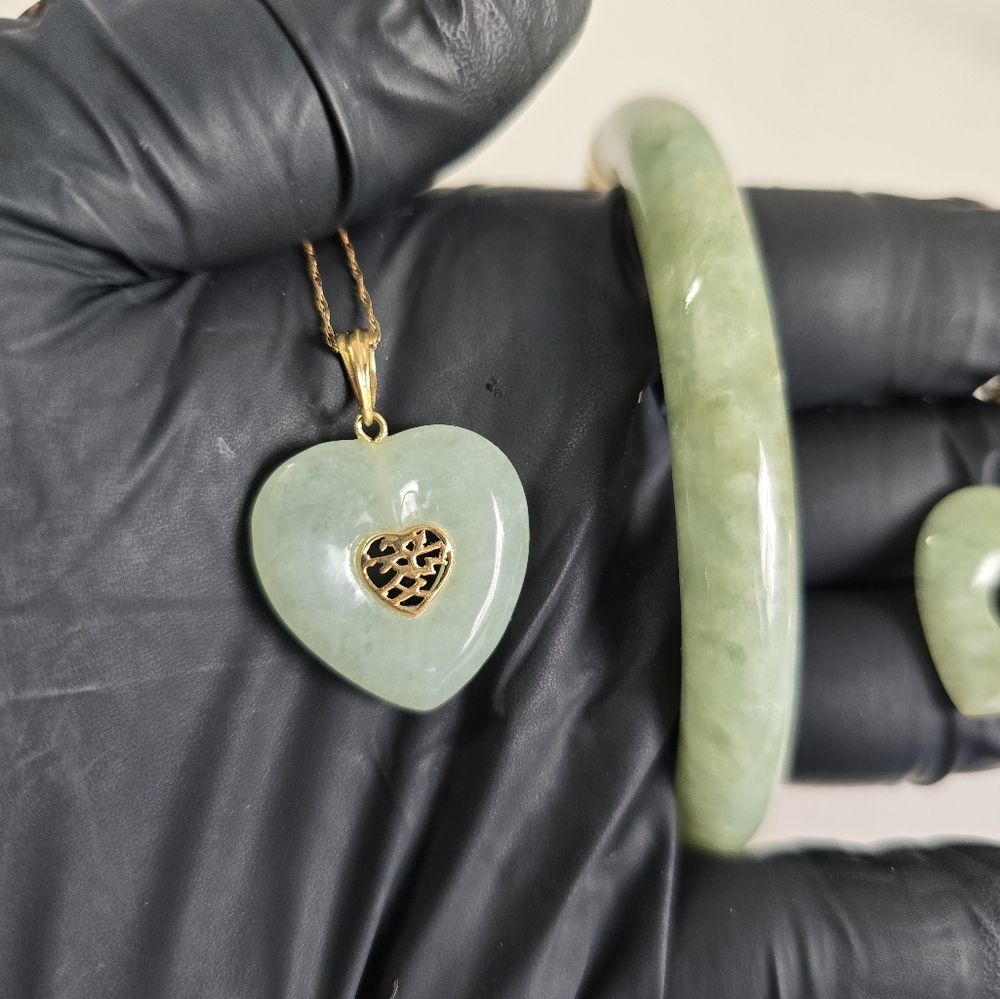 Watch Video / 14k Gold Jade - Oval Bangle Bracelet, Heart Necklace & Earring View 6